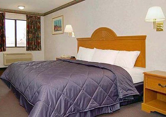 Lodge Econo West - Coors Blvd *