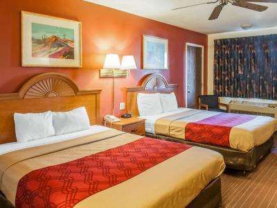 Econo West - Coors Blvd Lodge
